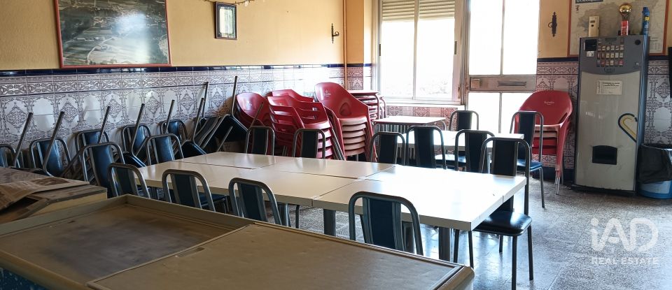 Village house 4 bedrooms of 208 m² in Miñambres de La Valduerna (24765)