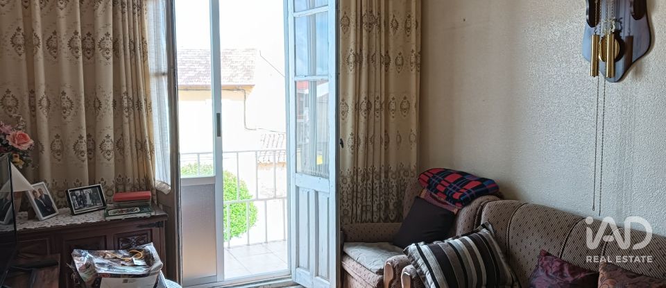 Village house 4 bedrooms of 208 m² in Miñambres de La Valduerna (24765)