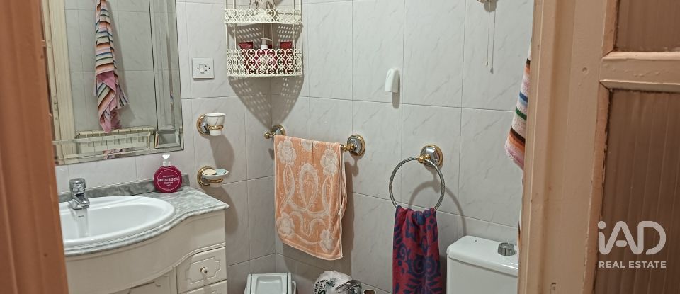 Village house 4 bedrooms of 208 m² in Miñambres de La Valduerna (24765)