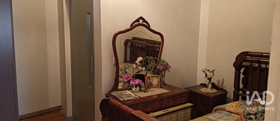 Village house 4 bedrooms of 208 m² in Miñambres de La Valduerna (24765)