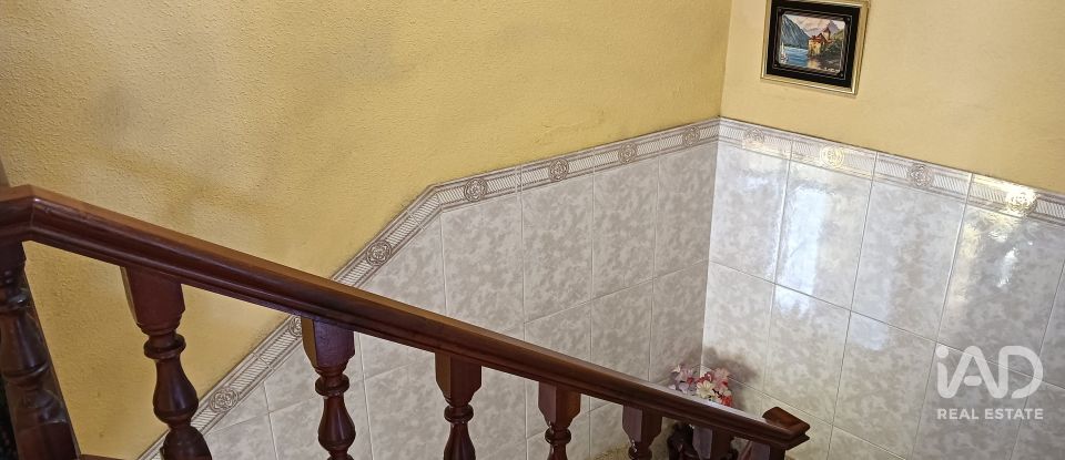 Village house 4 bedrooms of 208 m² in Miñambres de La Valduerna (24765)