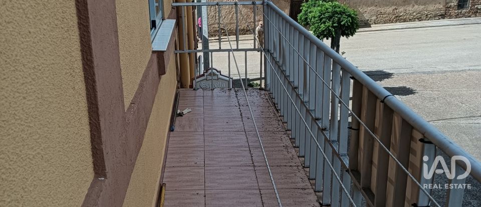 Village house 4 bedrooms of 208 m² in Miñambres de La Valduerna (24765)