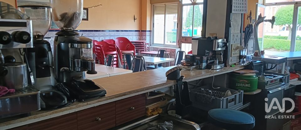 Village house 4 bedrooms of 208 m² in Miñambres de La Valduerna (24765)