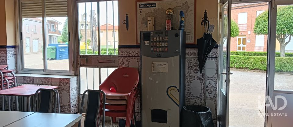 Village house 4 bedrooms of 208 m² in Miñambres de La Valduerna (24765)