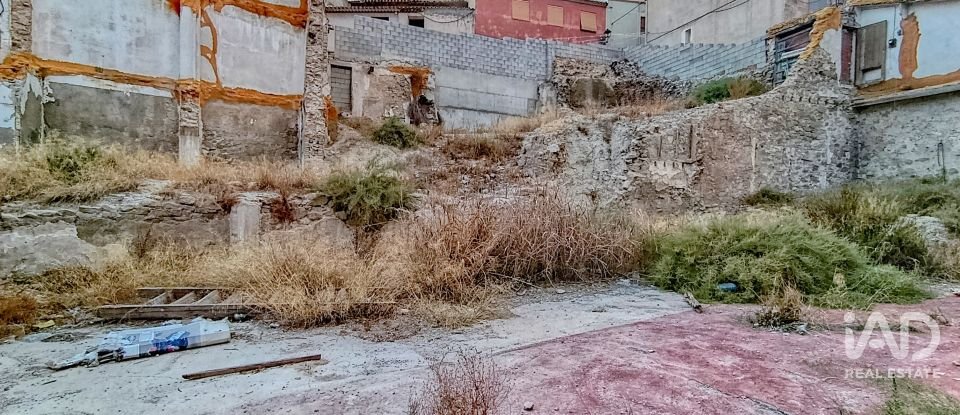 Terreno urbano de 670 m² en Agost (03698)