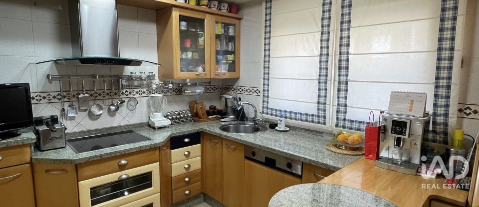 Maison 3 chambres de 192 m² à Valdelafuente (24227)