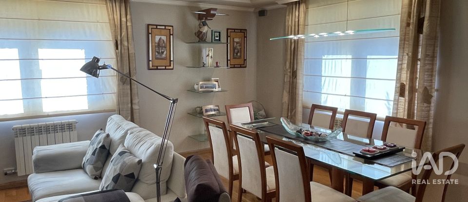 Maison 3 chambres de 192 m² à Valdelafuente (24227)