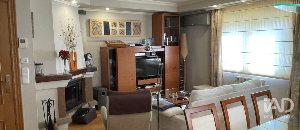 Maison 3 chambres de 192 m² à Valdelafuente (24227)