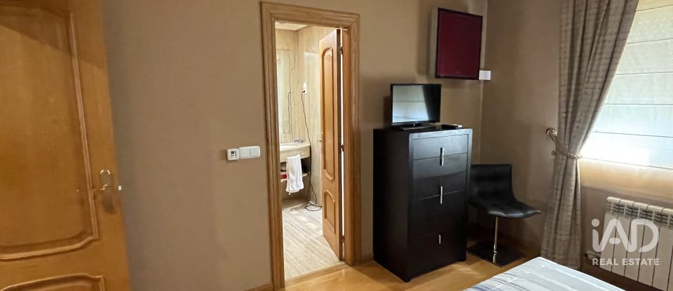 Maison 3 chambres de 192 m² à Valdelafuente (24227)