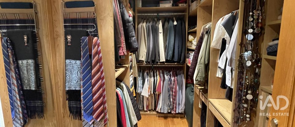 Maison 3 chambres de 192 m² à Valdelafuente (24227)