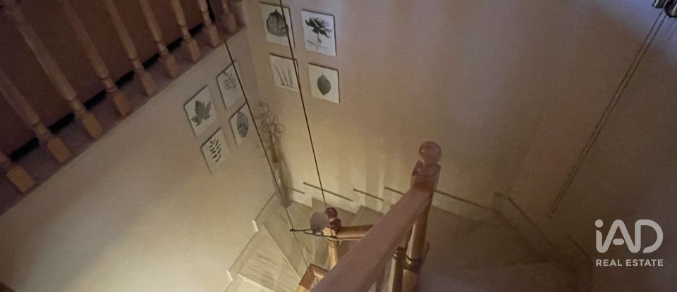 Maison 3 chambres de 192 m² à Valdelafuente (24227)