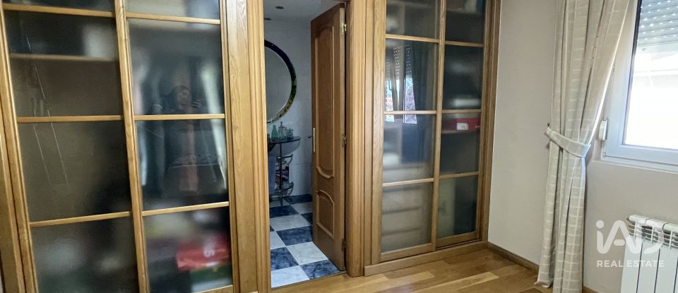 Maison 3 chambres de 192 m² à Valdelafuente (24227)