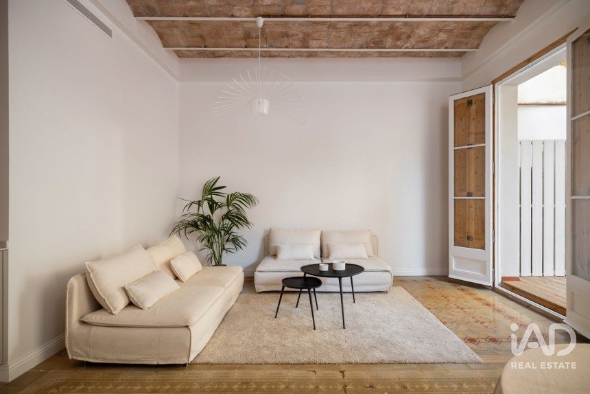 Piso 3 habitaciones de 130 m² en Barcelona (08011)