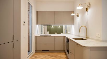 Piso 3 habitaciones de 157 m² en Barcelona (08011)