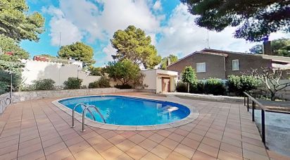 Casa 4 habitaciones de 197 m² en Segur de Calafell (43882)