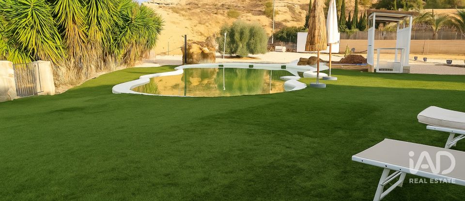 Maison rustique 7 chambres de 1 055 m² à Barrio de La Aurora (30163)