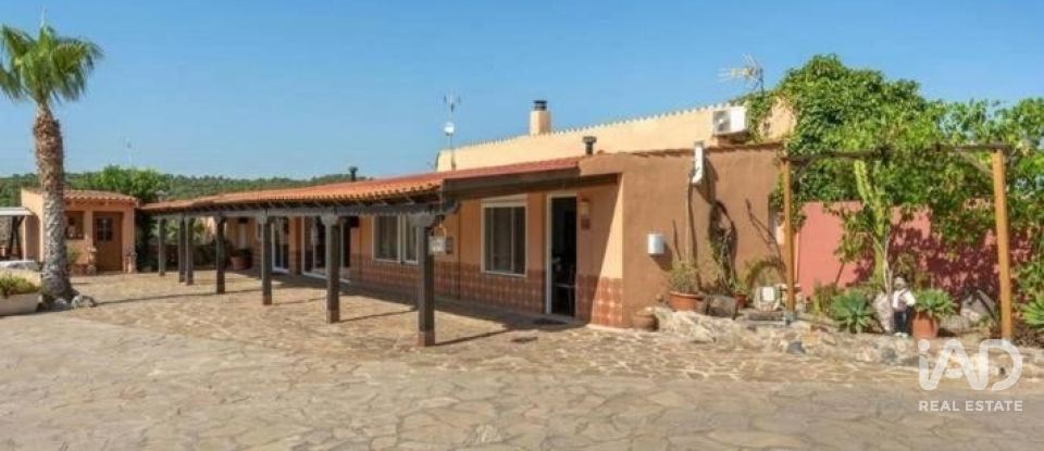 Maison rustique 7 chambres de 1 055 m² à Barrio de La Aurora (30163)