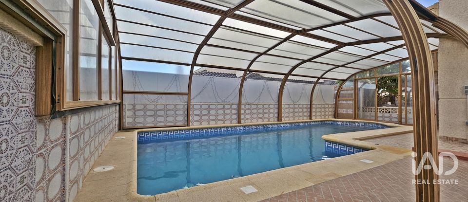 Chalet 5 habitaciones de 250 m² en Águilas (30880)