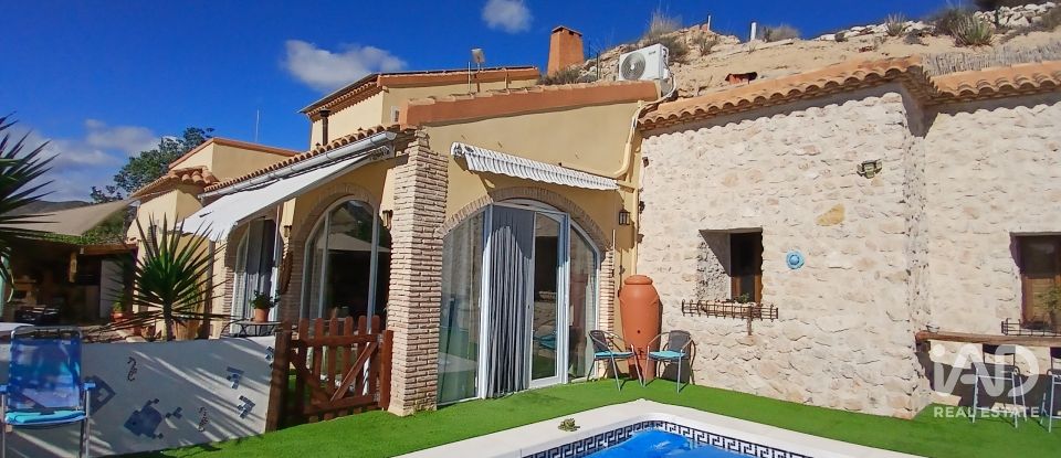 Country home 4 bedrooms of 187 m² in La Zarza de Abanilla (30648)