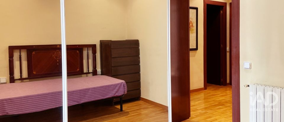 Piso 3 habitaciones de 112 m² en Barcelona (08021)