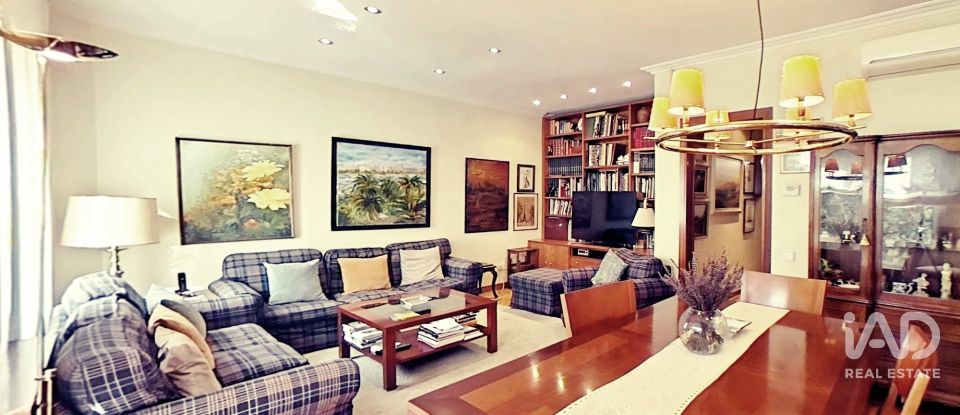 Piso 3 habitaciones de 112 m² en Barcelona (08021)