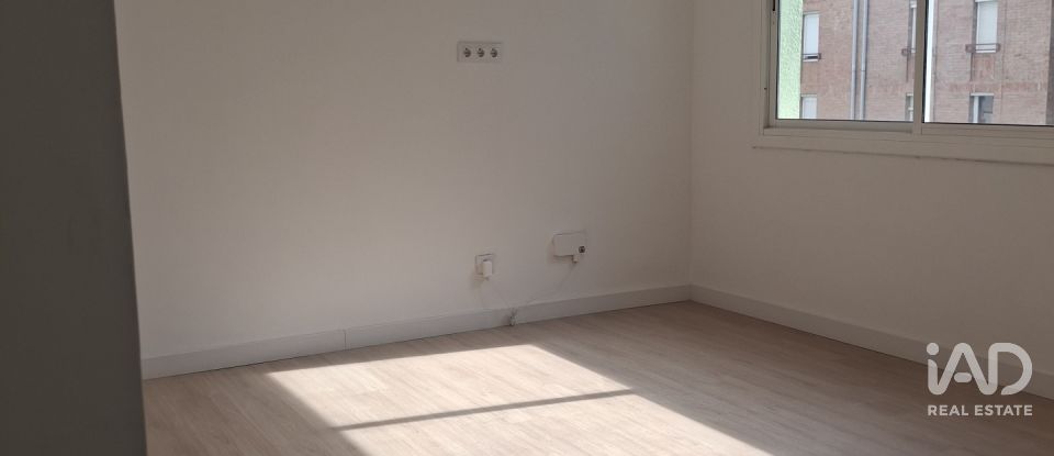 Triplex 3 habitacions de 84 m² a Sabadell (08207)
