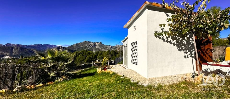 Terrain de 3 500 m² à Tarbena (03518)