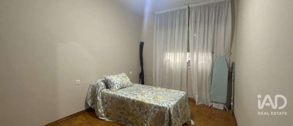 Piso 3 habitaciones de 100 m² en Pontevedra (36004)