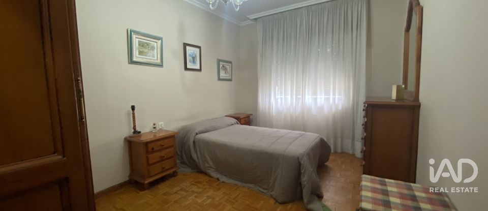 Piso 3 habitaciones de 100 m² en Pontevedra (36004)