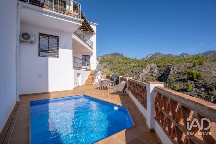 Casa 3 habitaciones de 180 m² en Frigiliana (29788)