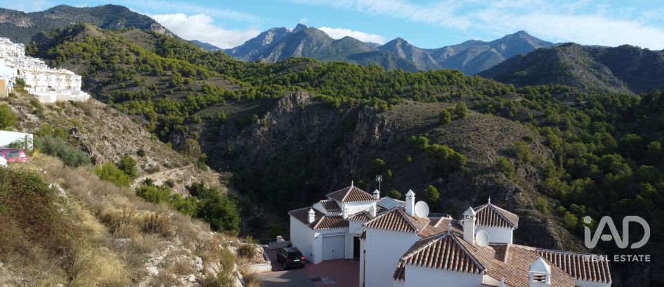 Casa 3 habitaciones de 180 m² en Frigiliana (29788)