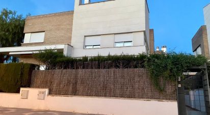 Casa 4 habitaciones de 225 m² en Cambrils (43850)