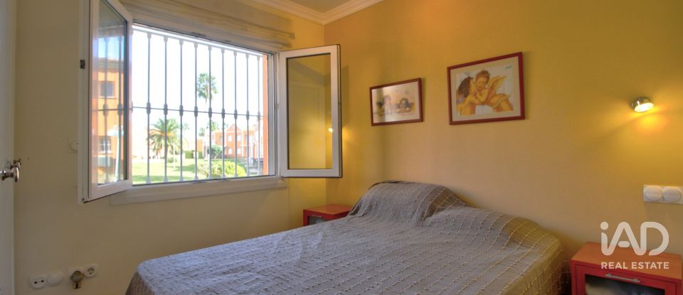 Piso 3 habitaciones de 77 m² en Oliva (46780)