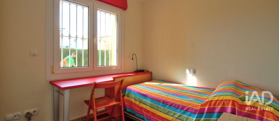 Piso 3 habitaciones de 77 m² en Oliva (46780)