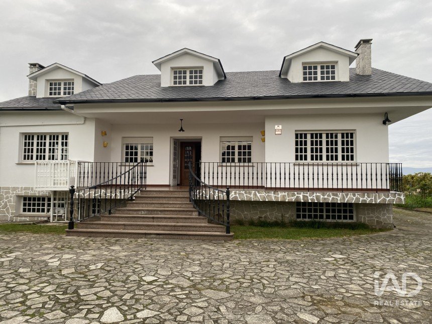 Châlet 3 chambres de 320 m² à Vilanova de Arousa (36620)