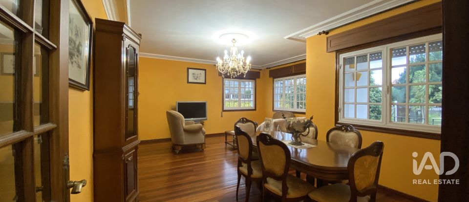 Châlet 3 chambres de 320 m² à Vilanova de Arousa (36620)