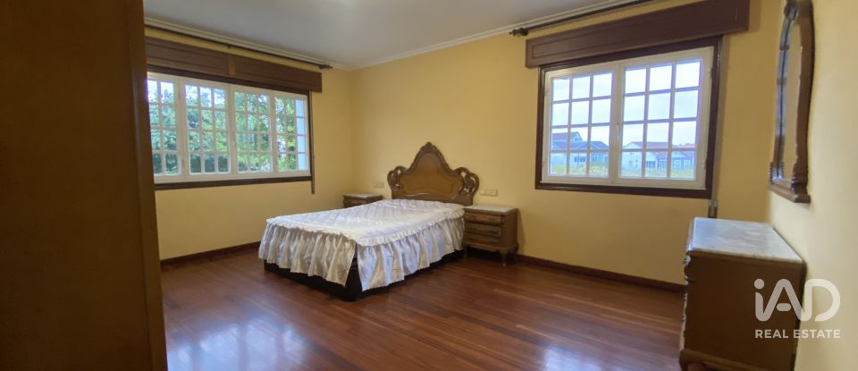 Châlet 3 chambres de 320 m² à Vilanova de Arousa (36620)