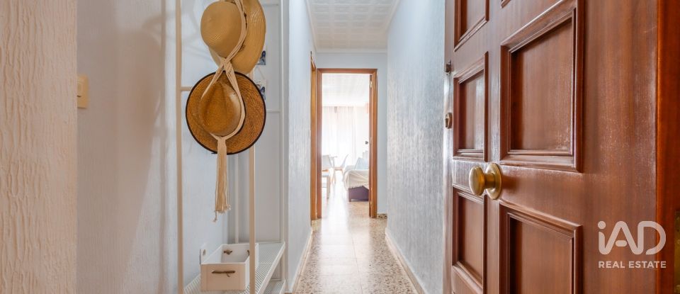 Pis 3 habitacions de 95 m² a Torrevieja (03185)