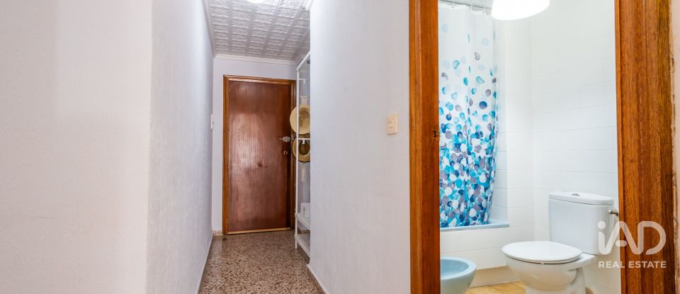 Pis 3 habitacions de 95 m² a Torrevieja (03185)