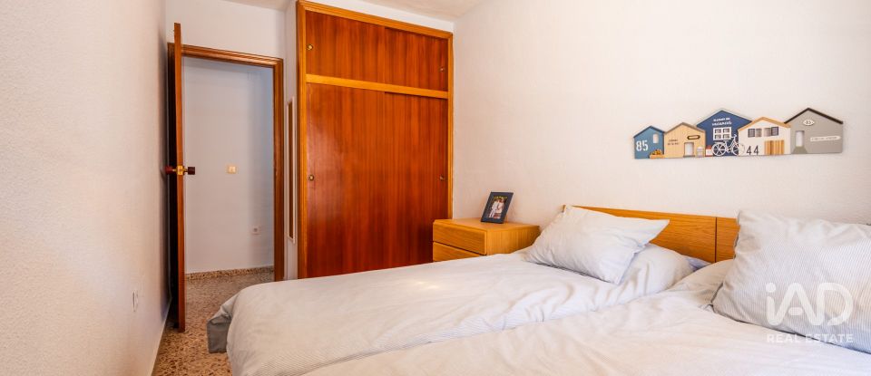 Pis 3 habitacions de 95 m² a Torrevieja (03185)