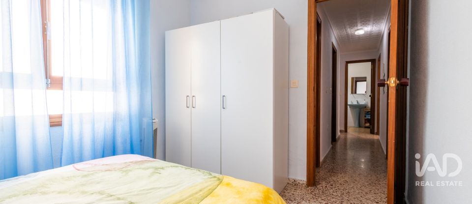 Pis 3 habitacions de 95 m² a Torrevieja (03185)