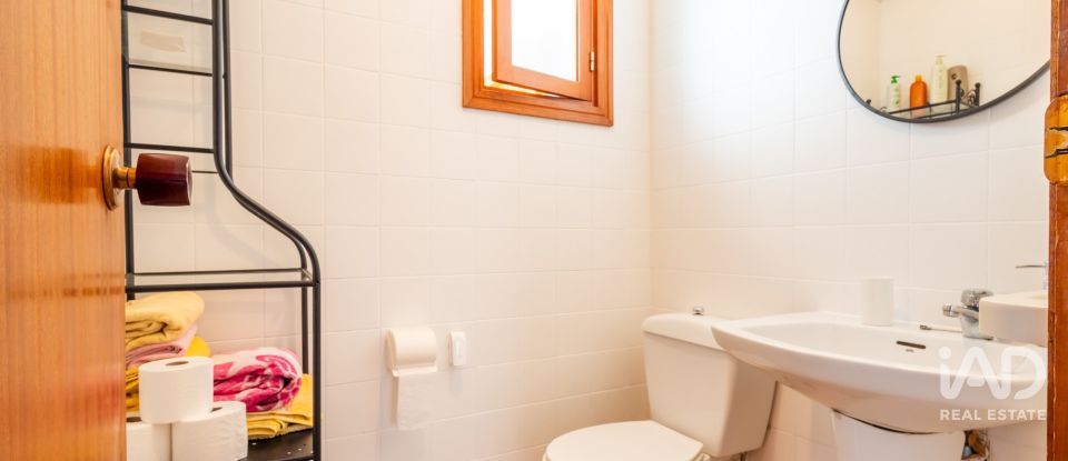 Pis 3 habitacions de 95 m² a Torrevieja (03185)