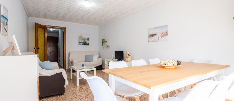 Pis 3 habitacions de 95 m² a Torrevieja (03185)
