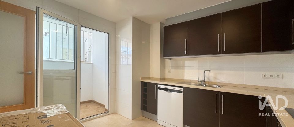 Piso 2 habitaciones de 130 m² en Pego (03780)