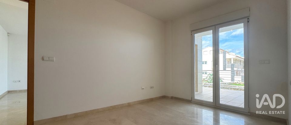 Piso 2 habitaciones de 130 m² en Pego (03780)