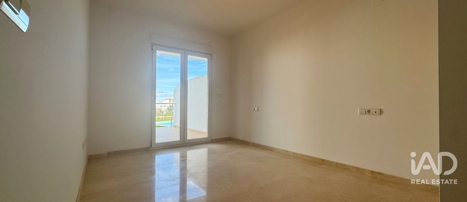 Piso 2 habitaciones de 130 m² en Pego (03780)