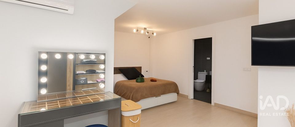 Ático 2 habitaciones de 98 m² en Elda (03600)