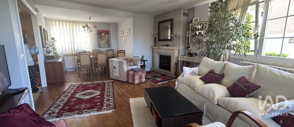 House 6 bedrooms of 387 m² in Carbajal de La Legua (24196)