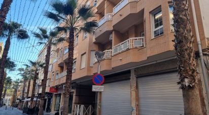Pis 3 habitacions de 185 m² a Torrevieja (03181)