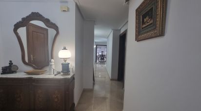 Pis 3 habitacions de 185 m² a Torrevieja (03181)